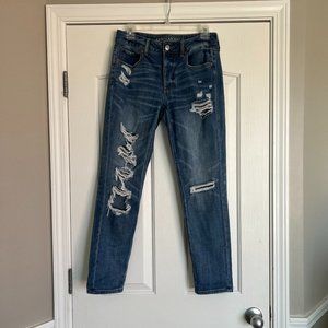 American Eagle Tomgirl Distressed Blue Jeans 4
